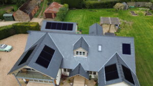 Integrated Solar Panels and Solar Batteries in a Warwickshire Home
