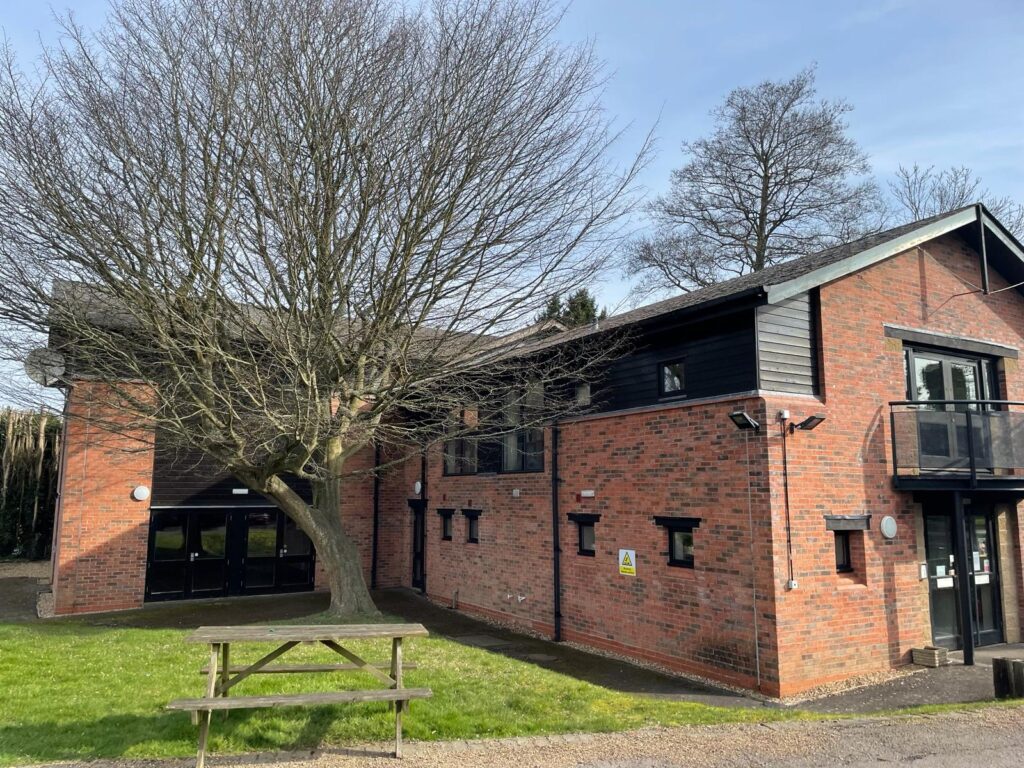 Commercial premises with an electric heating installation